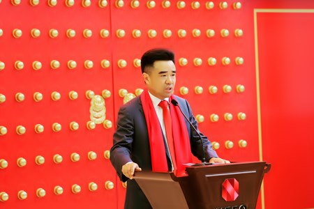 正保远程教育董事长、CEO兼总裁朱正东发表敲钟感言